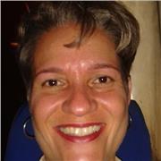 Profesora imparte clases online